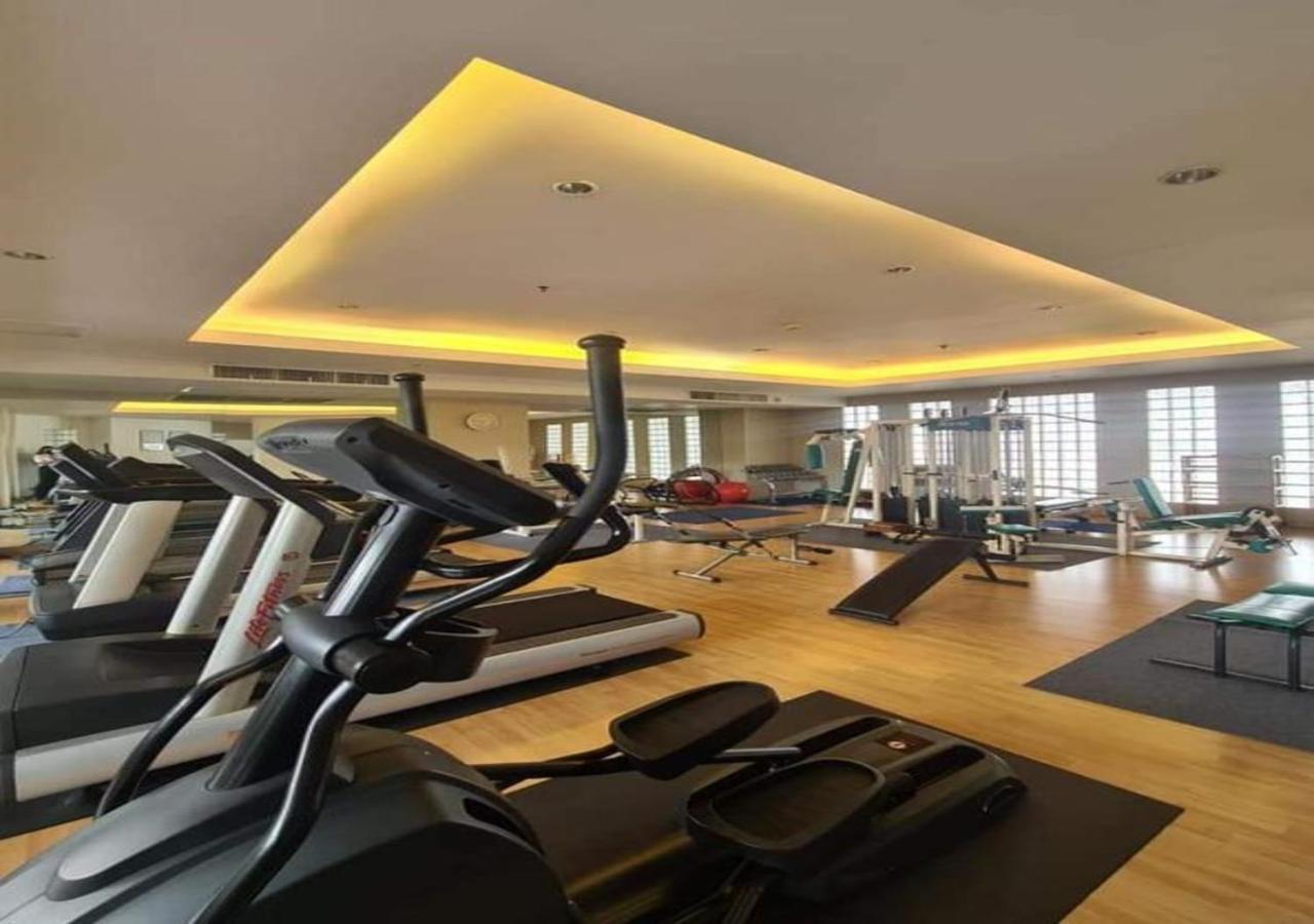 Bu Place Hotel Бангкок Экстерьер фото
