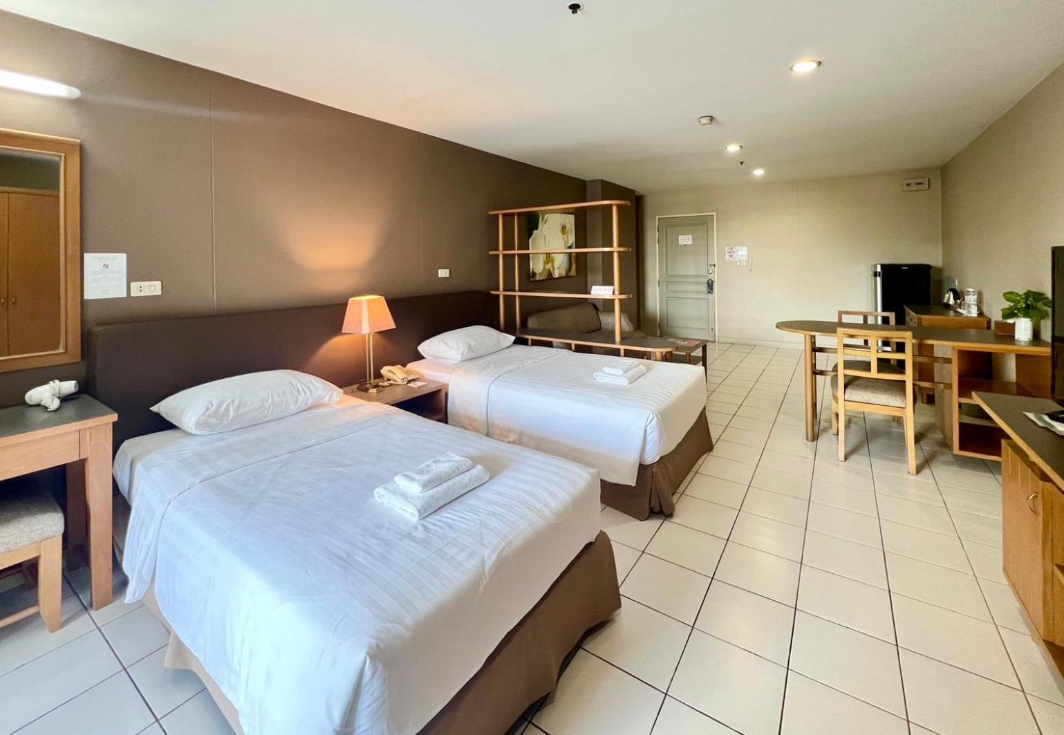 Bu Place Hotel Бангкок Экстерьер фото