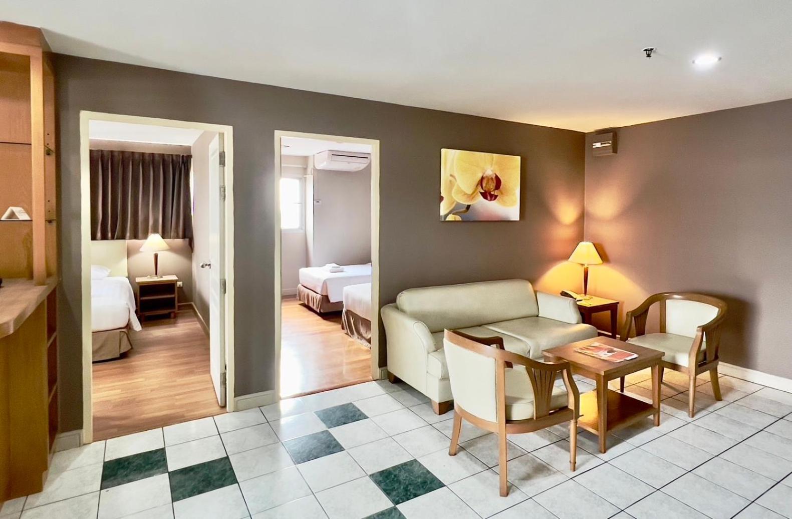 Bu Place Hotel Бангкок Экстерьер фото