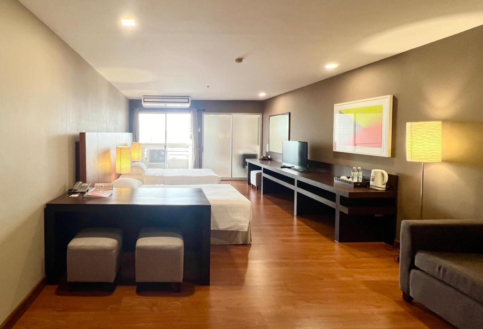 Bu Place Hotel Бангкок Экстерьер фото