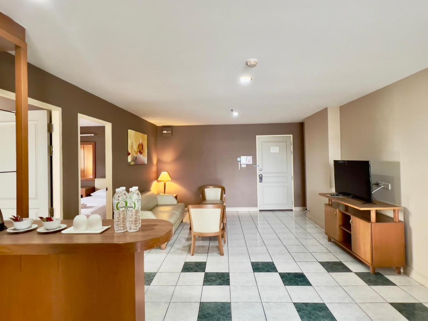 Bu Place Hotel Бангкок Экстерьер фото