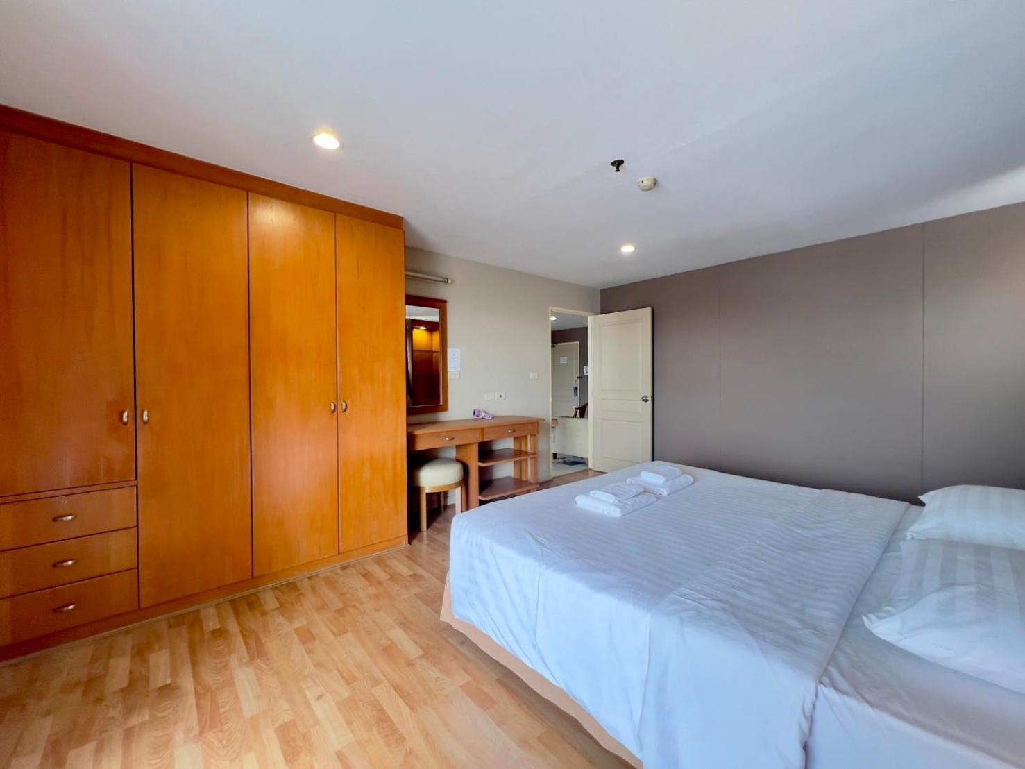 Bu Place Hotel Бангкок Экстерьер фото