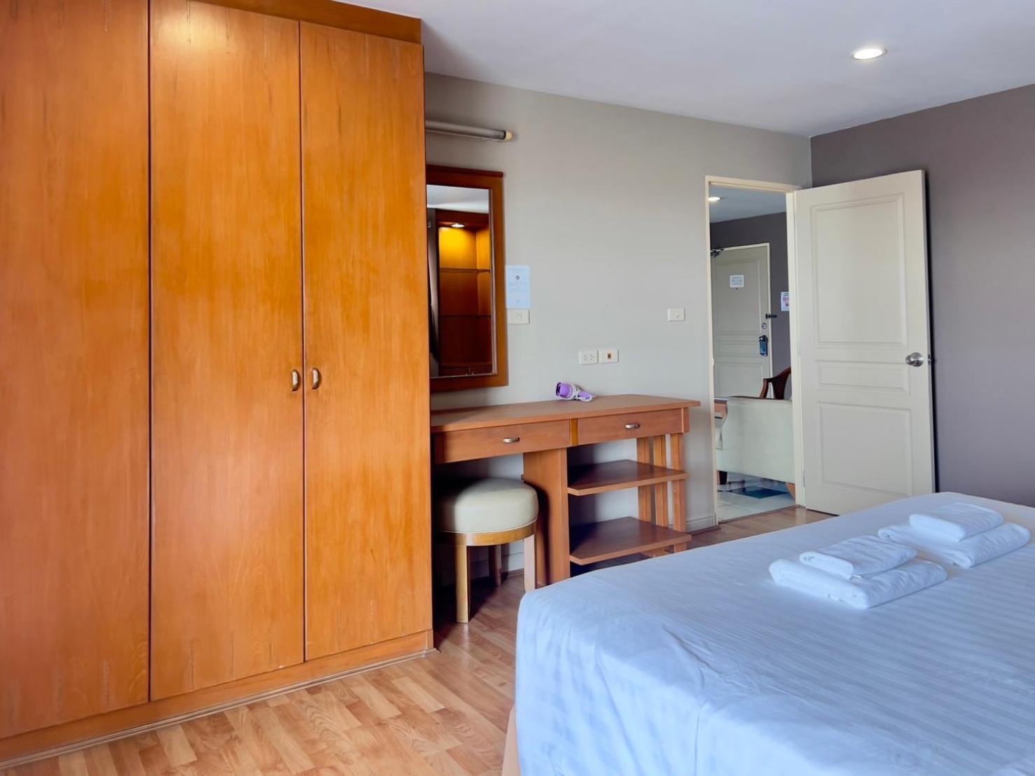 Bu Place Hotel Бангкок Экстерьер фото