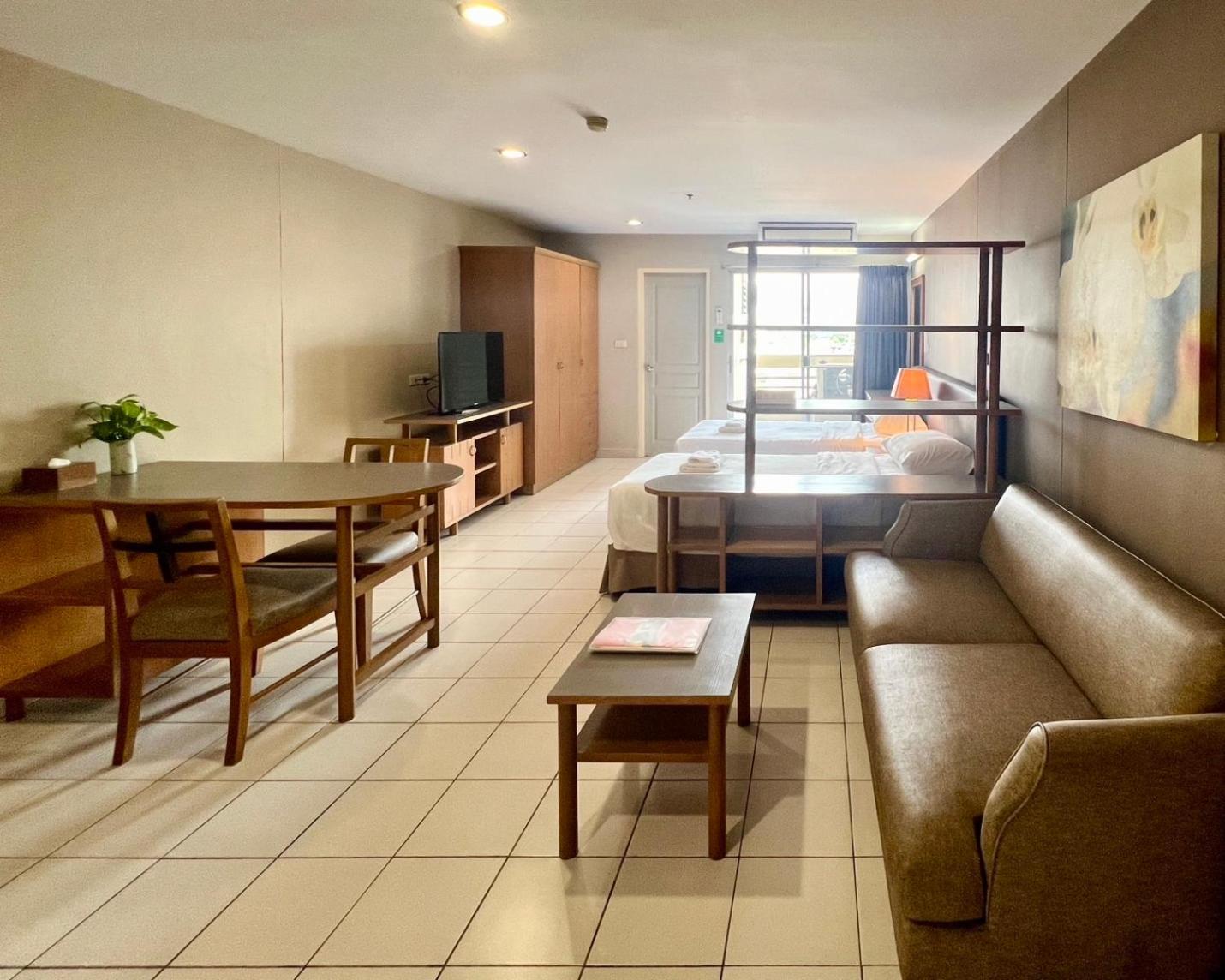 Bu Place Hotel Бангкок Экстерьер фото