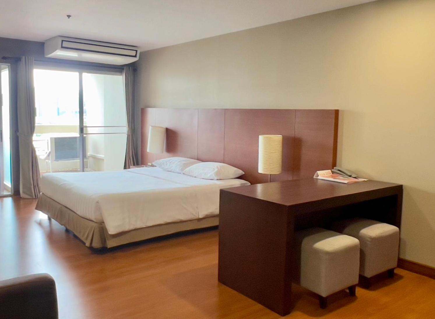 Bu Place Hotel Бангкок Экстерьер фото