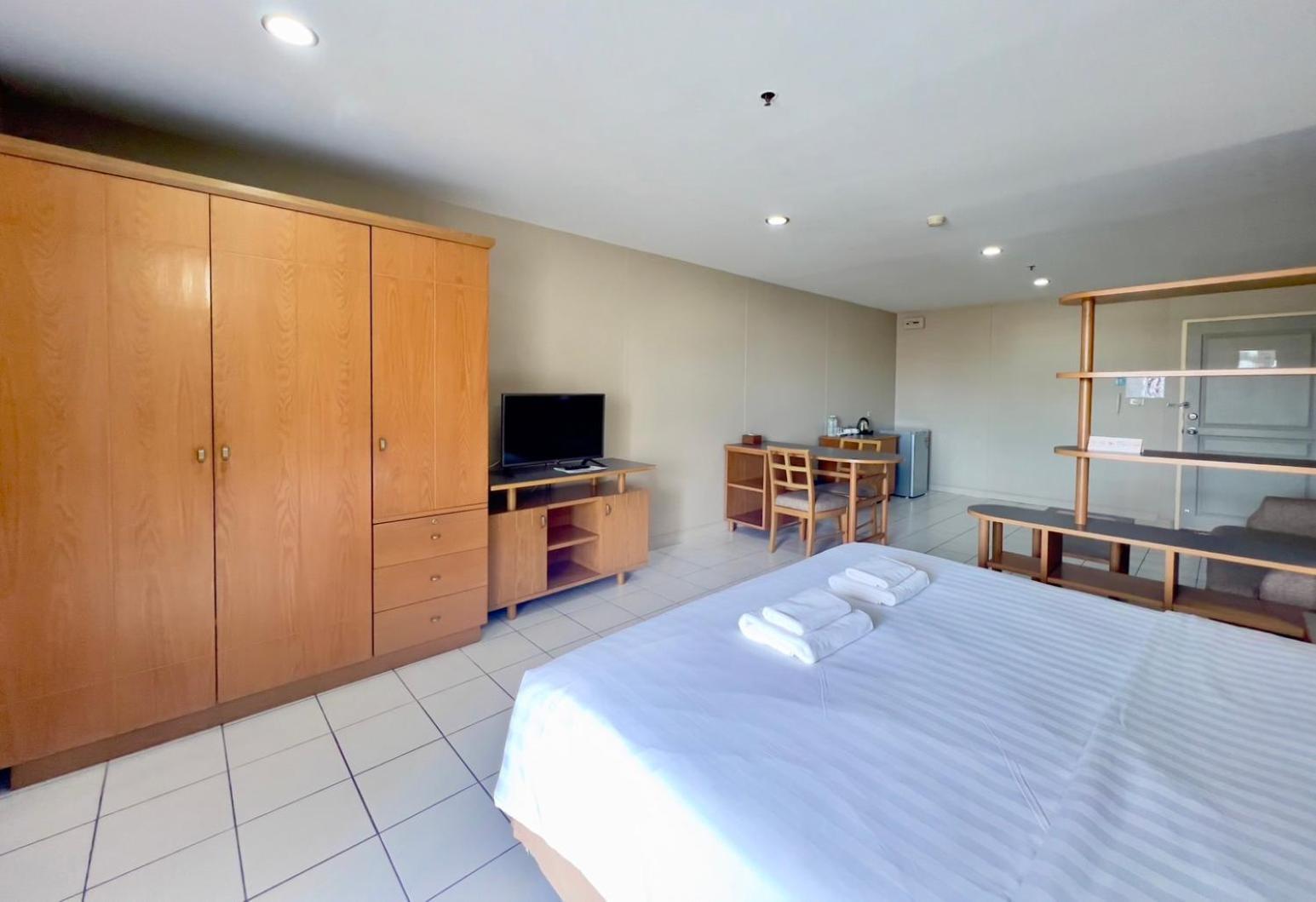 Bu Place Hotel Бангкок Экстерьер фото